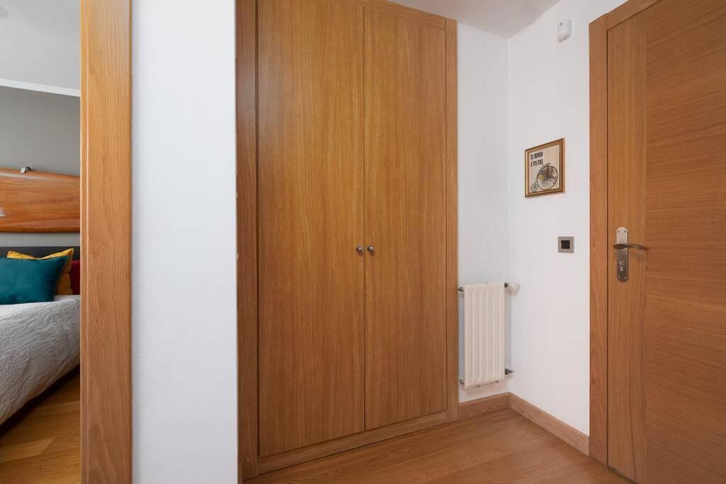 Apartamento Apartamento soleado de una habitación, a pie del centro Oviedo Exterior foto