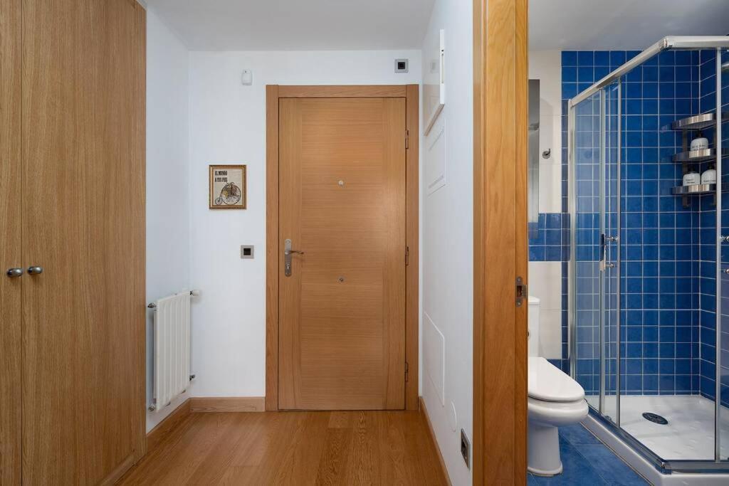 Apartamento Apartamento soleado de una habitación, a pie del centro Oviedo Exterior foto